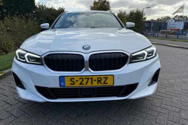 BMW 3-Serie (2023) thumbnail 5