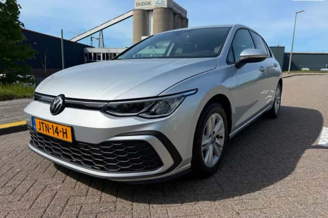 Volkswagen Golf (2023) thumbnail 1