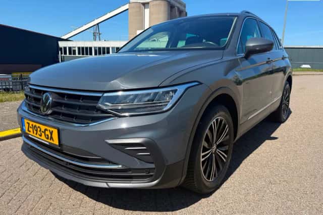 Volkswagen Tiguan (2023) thumbnail 1