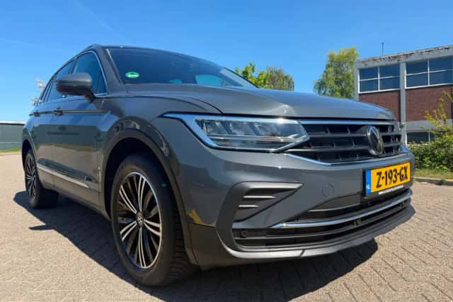 Volkswagen Tiguan (2023) thumbnail 2