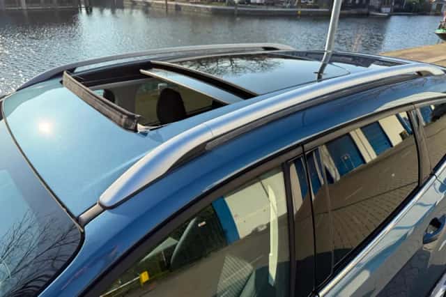 Ford Kuga (2018) thumbnail 2