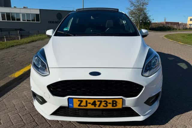 Ford Fiesta (2019) thumbnail 2