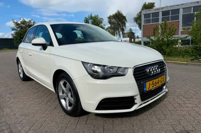 Audi A1 (2013) thumbnail 4