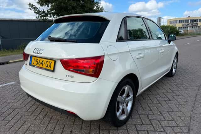 Audi A1 (2013) thumbnail 6