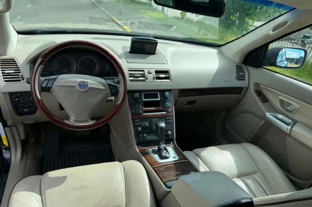 Volvo XC90 (2006) thumbnail 3