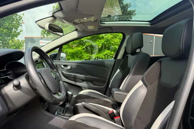 Renault Clio (2019) thumbnail 3