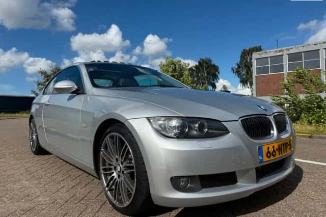 BMW 3-Serie (2009) thumbnail 1