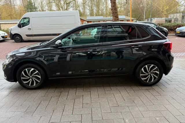 Volkswagen Polo (2022) thumbnail 5