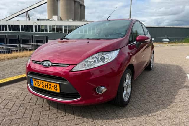 Ford Fiesta (2011) thumbnail 1