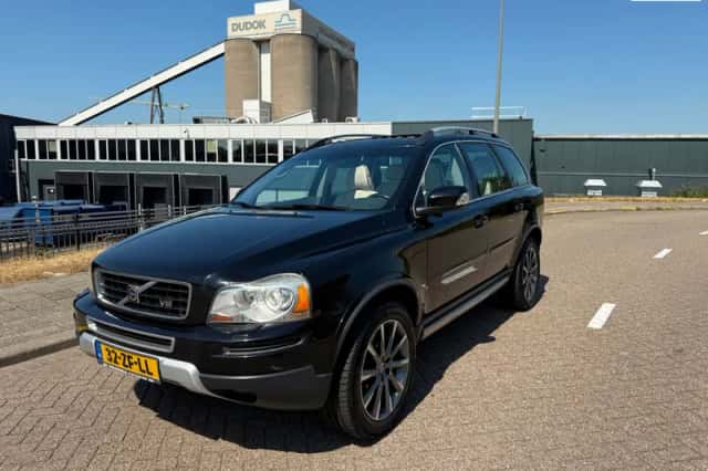 Volvo XC90 (2008) thumbnail 1
