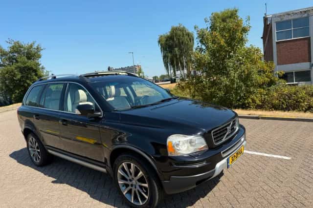 Volvo XC90 (2008) thumbnail 3
