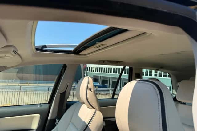 Volvo XC90 (2008) thumbnail 4