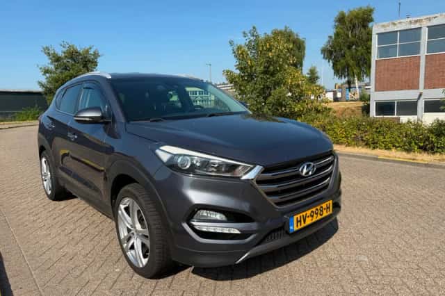 Hyundai Tucson (2016) thumbnail 2
