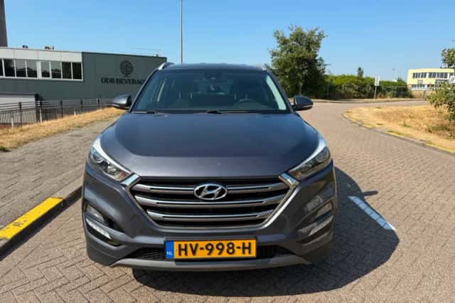 Hyundai Tucson (2016) thumbnail 4