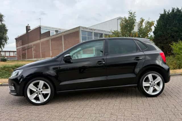 Volkswagen Polo (2016) thumbnail 4