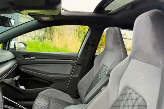 Volkswagen Golf (2023) thumbnail 3