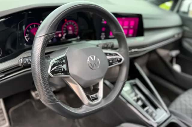 Volkswagen Golf (2023) thumbnail 5