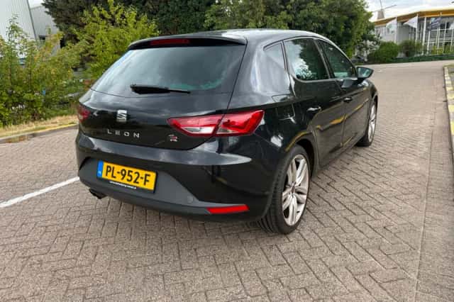 SEAT Leon (2013) thumbnail 4