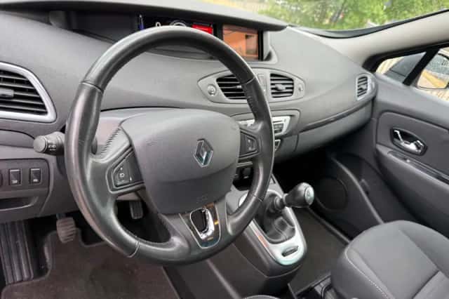 Renault Grand Scénic (2016) thumbnail 6