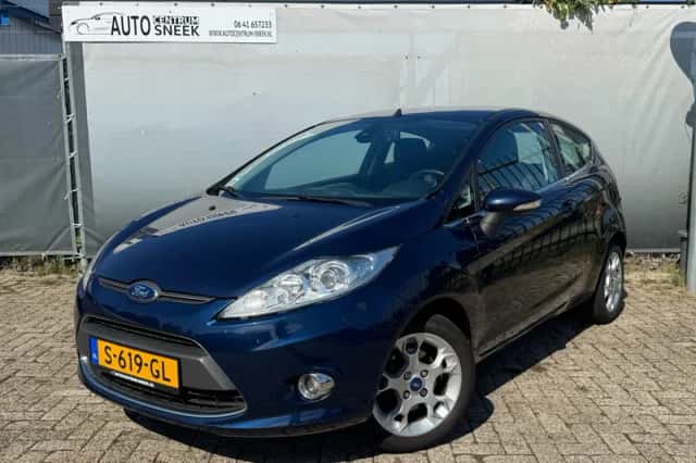 Ford Fiesta (2012) thumbnail 3
