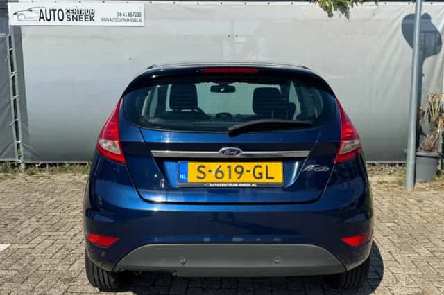 Ford Fiesta (2012) thumbnail 6