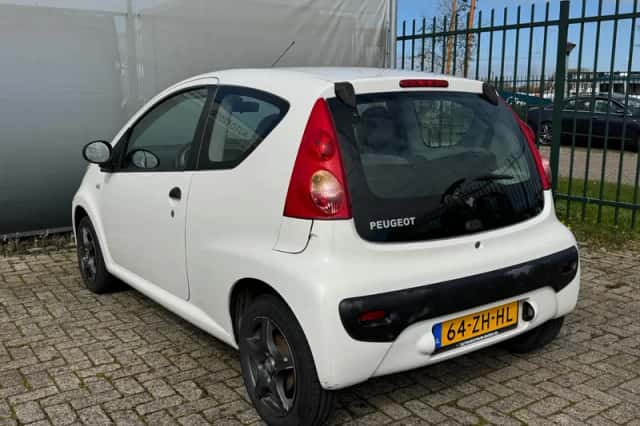 Peugeot 107 (2008) thumbnail 5