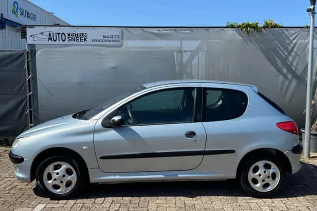 Peugeot 206 (2002) thumbnail 4