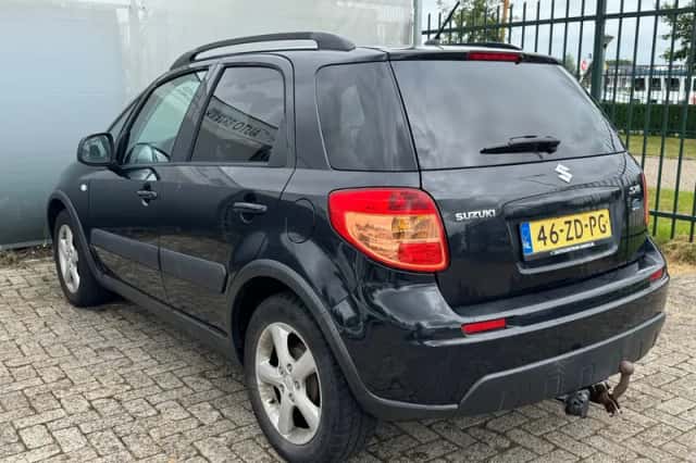 Suzuki SX4 (2008) thumbnail 5