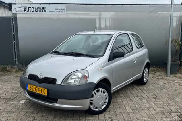 Toyota Yaris (2000) thumbnail 3