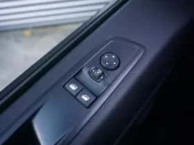 Opel Zafira (2023) thumbnail 45