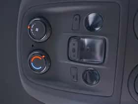 Opel Zafira (2023) thumbnail 38