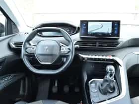 Peugeot 5008 (2022) thumbnail 8