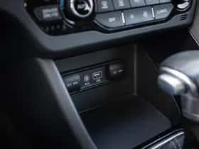 Kia Niro (2018) thumbnail 13