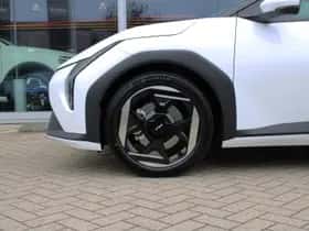 Kia EV4 (2026) thumbnail 11