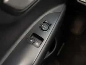 Kia Stonic (2020) thumbnail 16