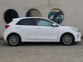 Kia Rio (2017) thumbnail 3