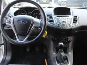 Ford Fiesta (2015) thumbnail 11
