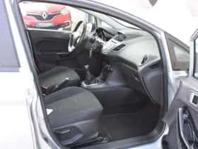 Ford Fiesta (2015) thumbnail 15