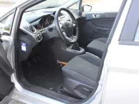 Ford Fiesta (2015) thumbnail 9