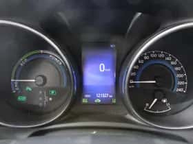 Toyota Auris (2016) thumbnail 17