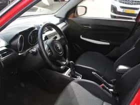 Suzuki Swift (2017) thumbnail 2