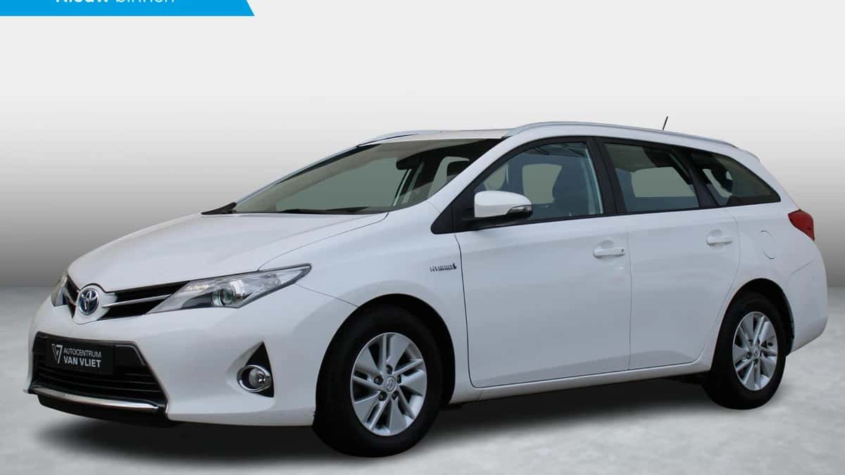Toyota Auris (2014) — foto 1