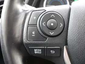 Toyota Auris (2014) thumbnail 17