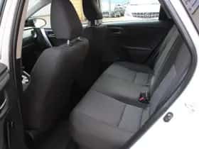 Toyota Auris (2014) thumbnail 19