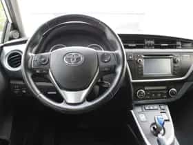Toyota Auris (2014) thumbnail 6