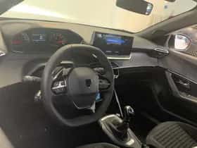 Peugeot 2008 (2024) thumbnail 9