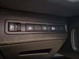 Peugeot 3008 (2022) thumbnail 11