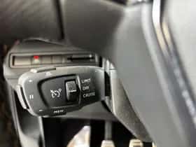 Peugeot 3008 (2022) thumbnail 17
