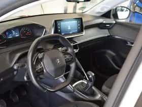 Peugeot 208 (2021) thumbnail 5