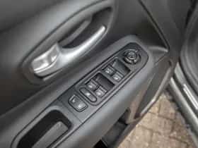 Jeep Renegade (2023) thumbnail 21